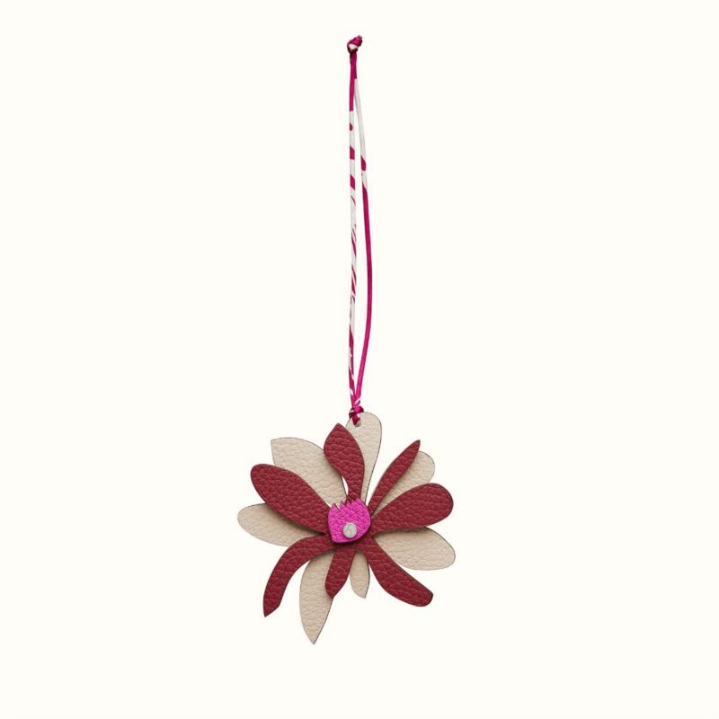 HERMES 限定チャーム Limited edition magnolia charm 直営包装 Magnolia charm | Hermès USA